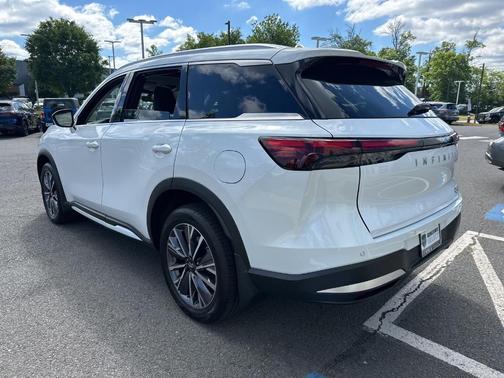 Radiant White 2026 INFINITI QX60 Luxe