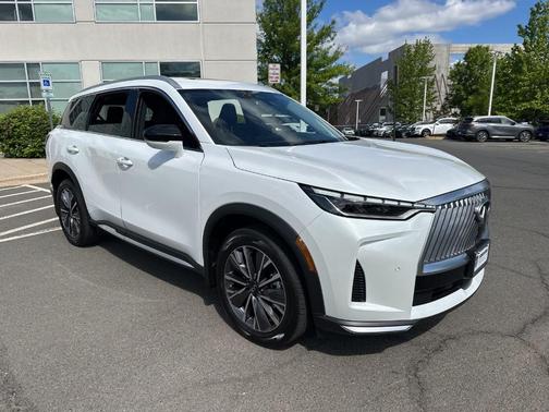 Radiant White 2026 INFINITI QX60 Luxe