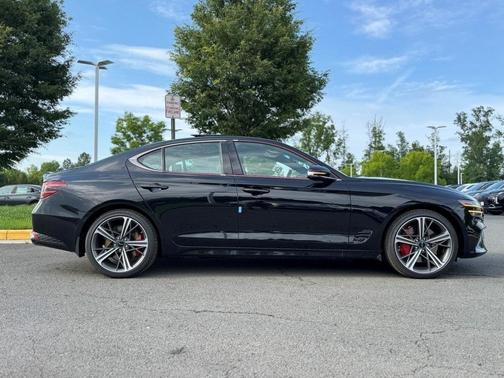 2025 Genesis G70 2.5T