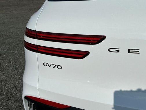 2026 Genesis GV70 2.5T Advanced