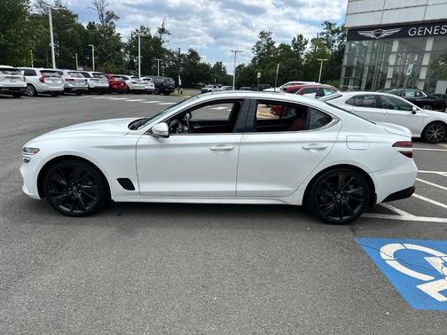 Verbier White 2023 Genesis G70 2.0T