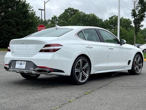 2025 Genesis G70 2.5T