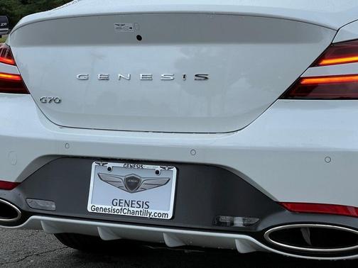 2025 Genesis G70 2.5T