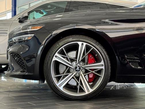 2024 Genesis G70 2.5T
