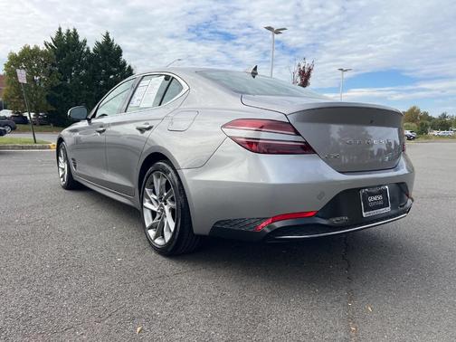 2022 Genesis G70 2.0T
