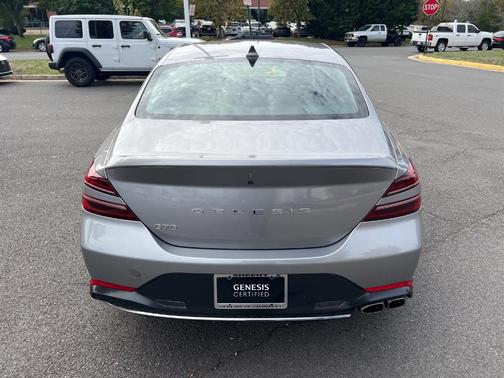 2022 Genesis G70 2.0T