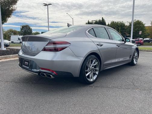 2022 Genesis G70 2.0T