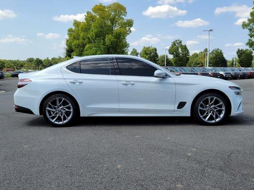 2022 Genesis G70 2.0T