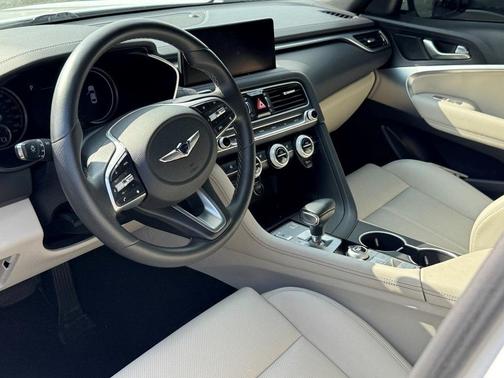 2022 Genesis G70 2.0T