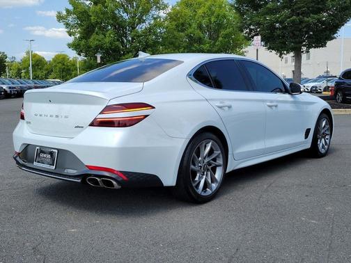 2022 Genesis G70 2.0T