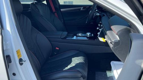 2025 Genesis G80 2.5T