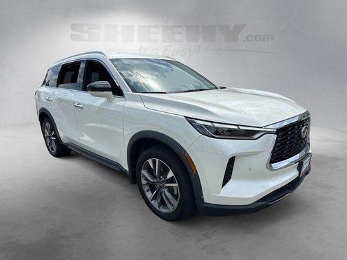 Majestic White 2023 INFINITI QX60 Luxe