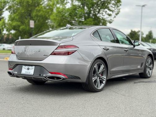 2025 Genesis G70 2.5T