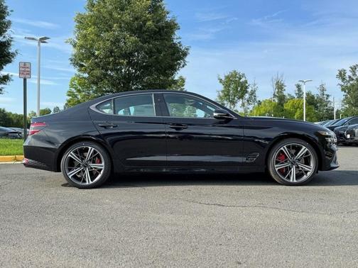 2025 Genesis G70 2.5T