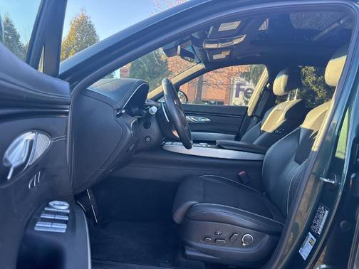 2023 Genesis GV70 2.5T