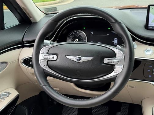 2023 Genesis GV70 2.5T
