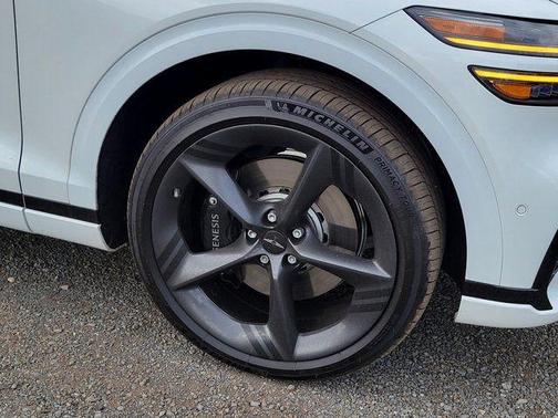 Alta White 2026 Genesis GV70 2.5T Sport Prestige