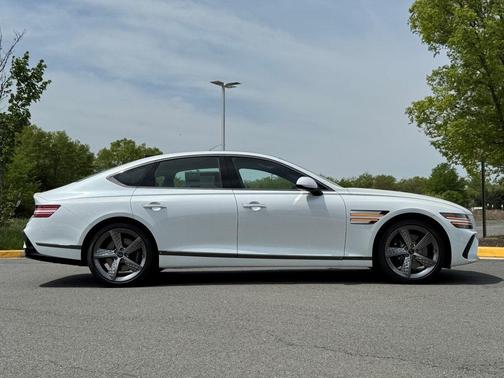 2025 Genesis G80 2.5T