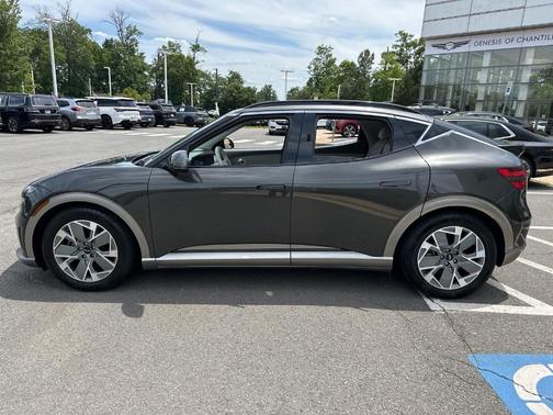 Makalu Gray 2024 Genesis GV60 Standard