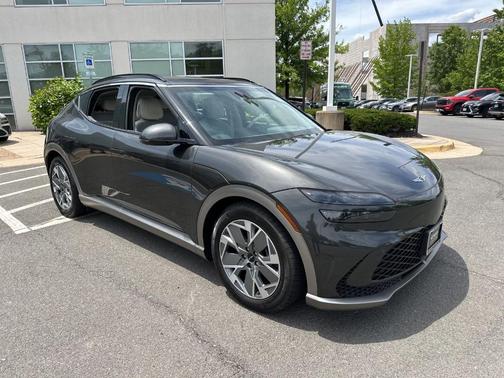 Makalu Gray 2024 Genesis GV60 Standard