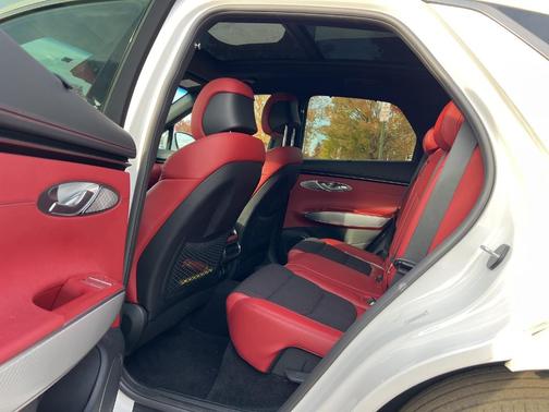 2022 Genesis GV70 2.5T