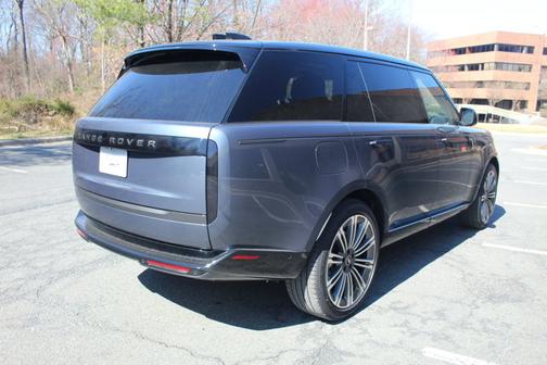 2025 Land Rover Range Rover SE