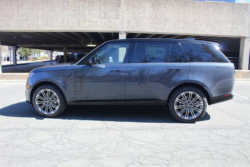 2025 Land Rover Range Rover SE