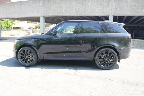 2025 Land Rover Range Rover Sport SE