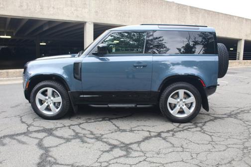 2025 Land Rover Defender X-Dynamic SE