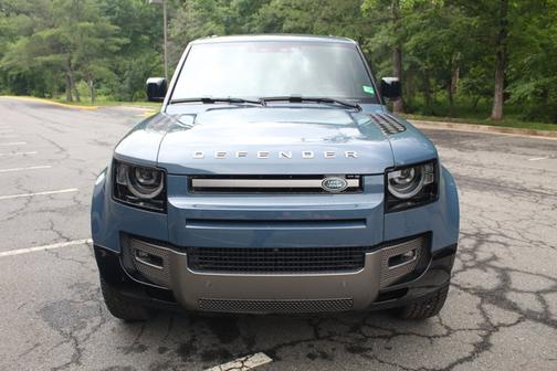 2025 Land Rover Defender X-Dynamic SE