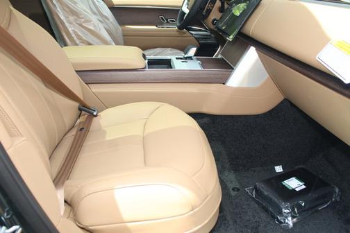2025 Land Rover Range Rover SE