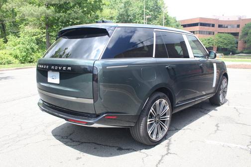 2025 Land Rover Range Rover SE