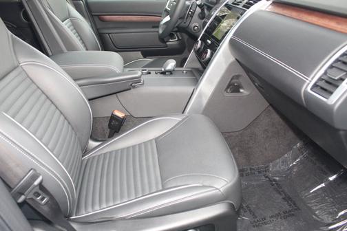 2024 Land Rover Discovery Dynamic SE