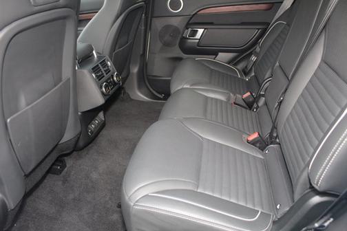 2024 Land Rover Discovery Dynamic SE