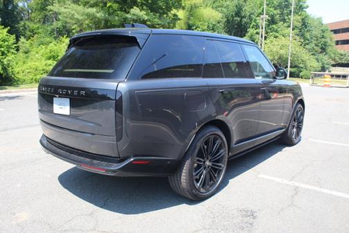 2025 Land Rover Range Rover SE