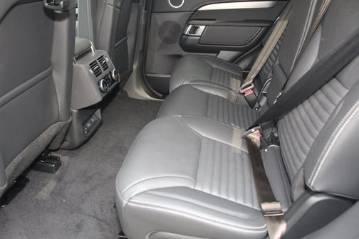 2025 Land Rover Discovery Dynamic SE