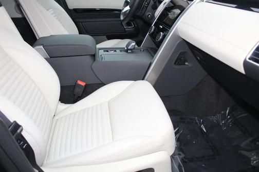 2024 Land Rover Discovery S