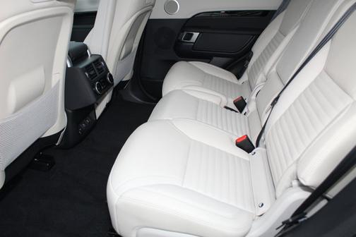 2024 Land Rover Discovery S