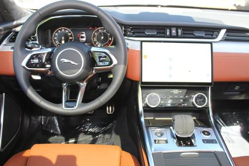 2024 Jaguar XF R-Dynamic SE