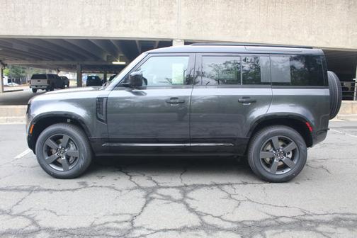 2025 Land Rover Defender X-Dynamic SE