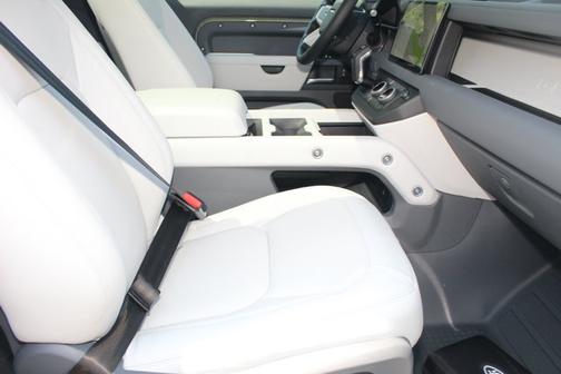 2025 Land Rover Defender S