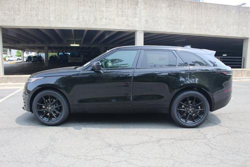 2026 Land Rover Range Rover Velar Dynamic SE