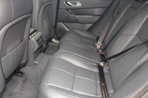 2026 Land Rover Range Rover Velar Dynamic SE