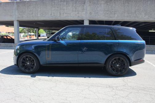 2025 Land Rover Range Rover SE