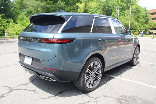 2025 Land Rover Range Rover Sport SE