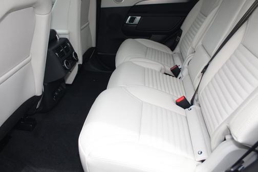 2025 Land Rover Discovery Dynamic SE