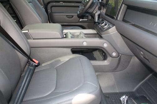 2025 Land Rover Defender S