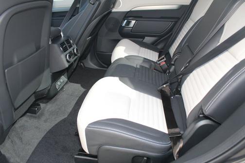 2025 Land Rover Discovery Dynamic SE