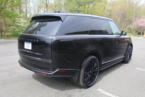 2025 Land Rover Range Rover SE