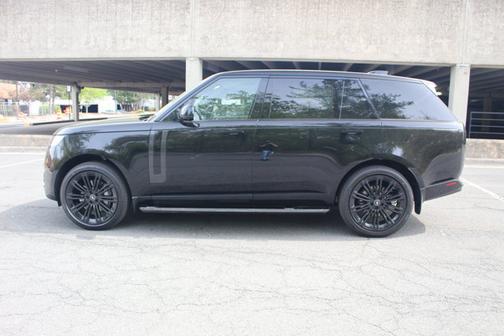 2025 Land Rover Range Rover SE